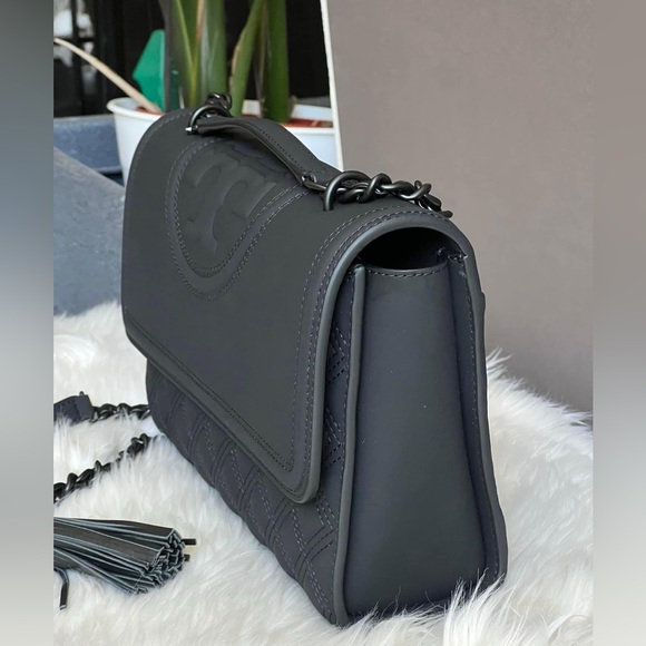 82559 - Tory Burch Fleming Matte Convertible Shoulder Bag - Picture 5 of 15